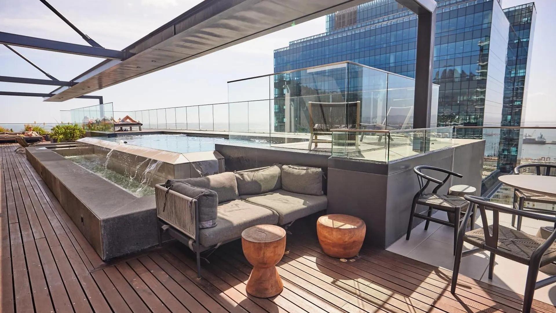 Stunning 12Th Floor Apartment With Private Balcony At 16Onbree Cape Town